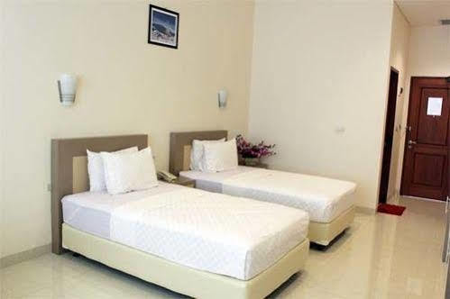 Negeri Baru Hotel & Resort 칼리안다 외부 사진